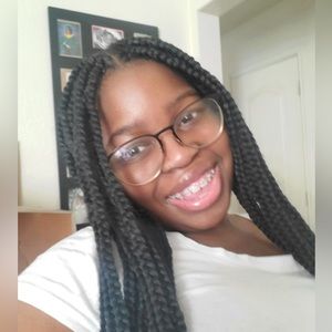 Meet your Posher, Andrea